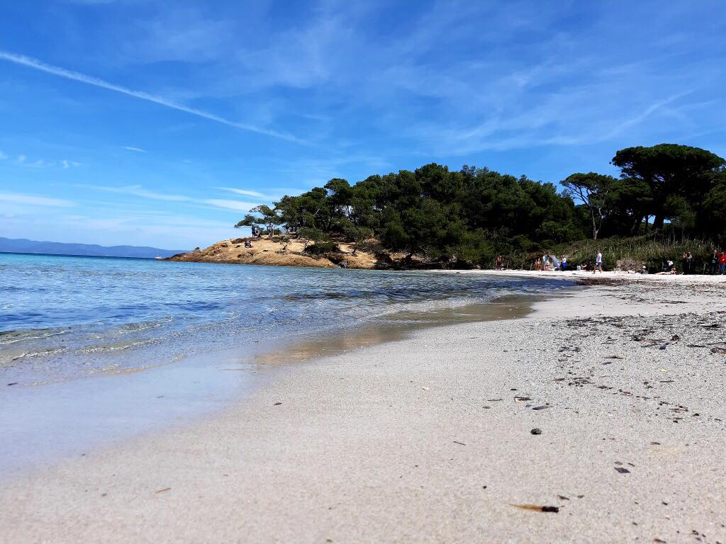 Bienvenue à Porquerolles sur la plage d'Argens